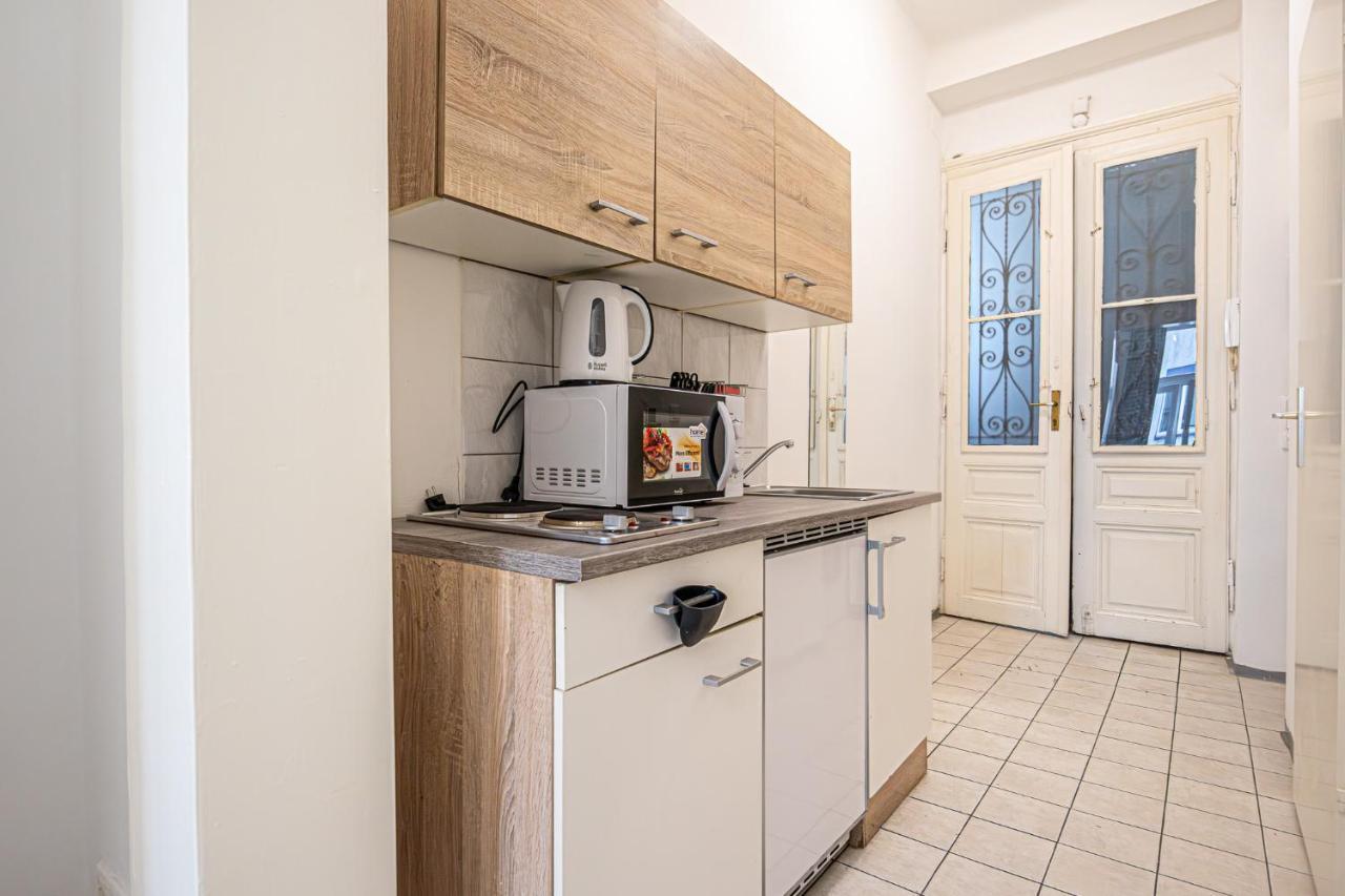 Apartment Modern Comforts: Chic Centrally Located Vienna